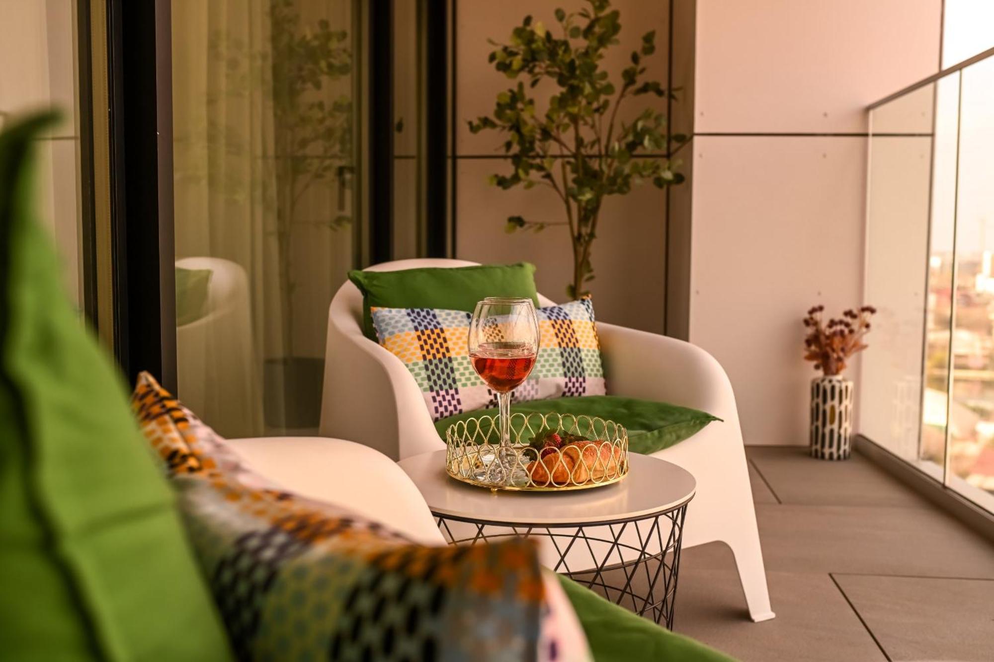 One Verdi Park Exclusive Apartments - Panoramic View & Private Parking Bucureşti Phòng bức ảnh