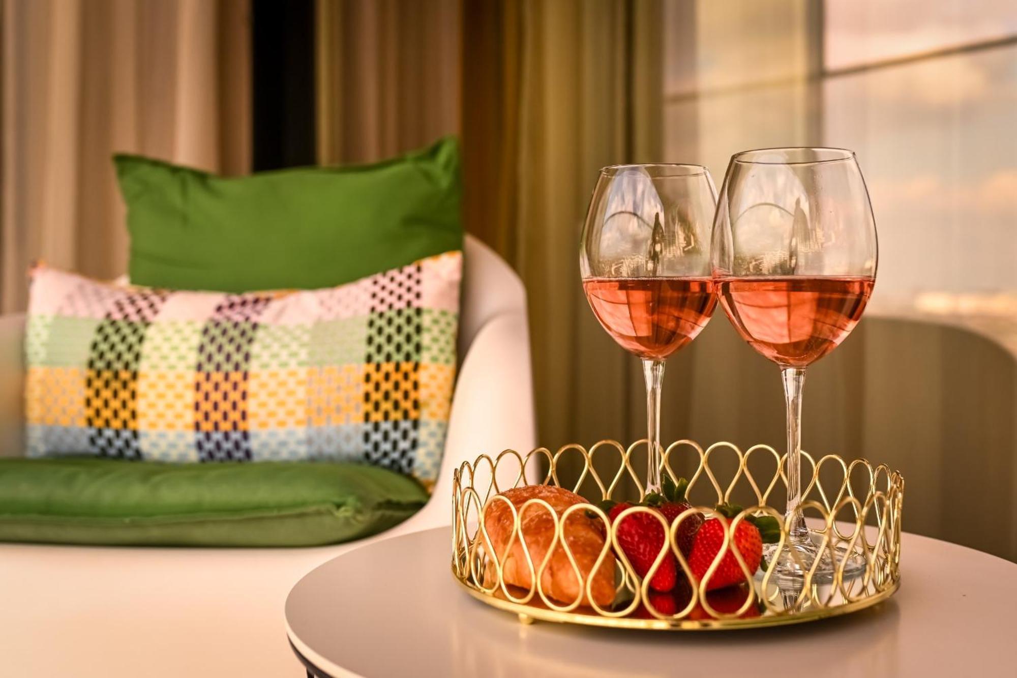 One Verdi Park Exclusive Apartments - Panoramic View & Private Parking Bucureşti Phòng bức ảnh