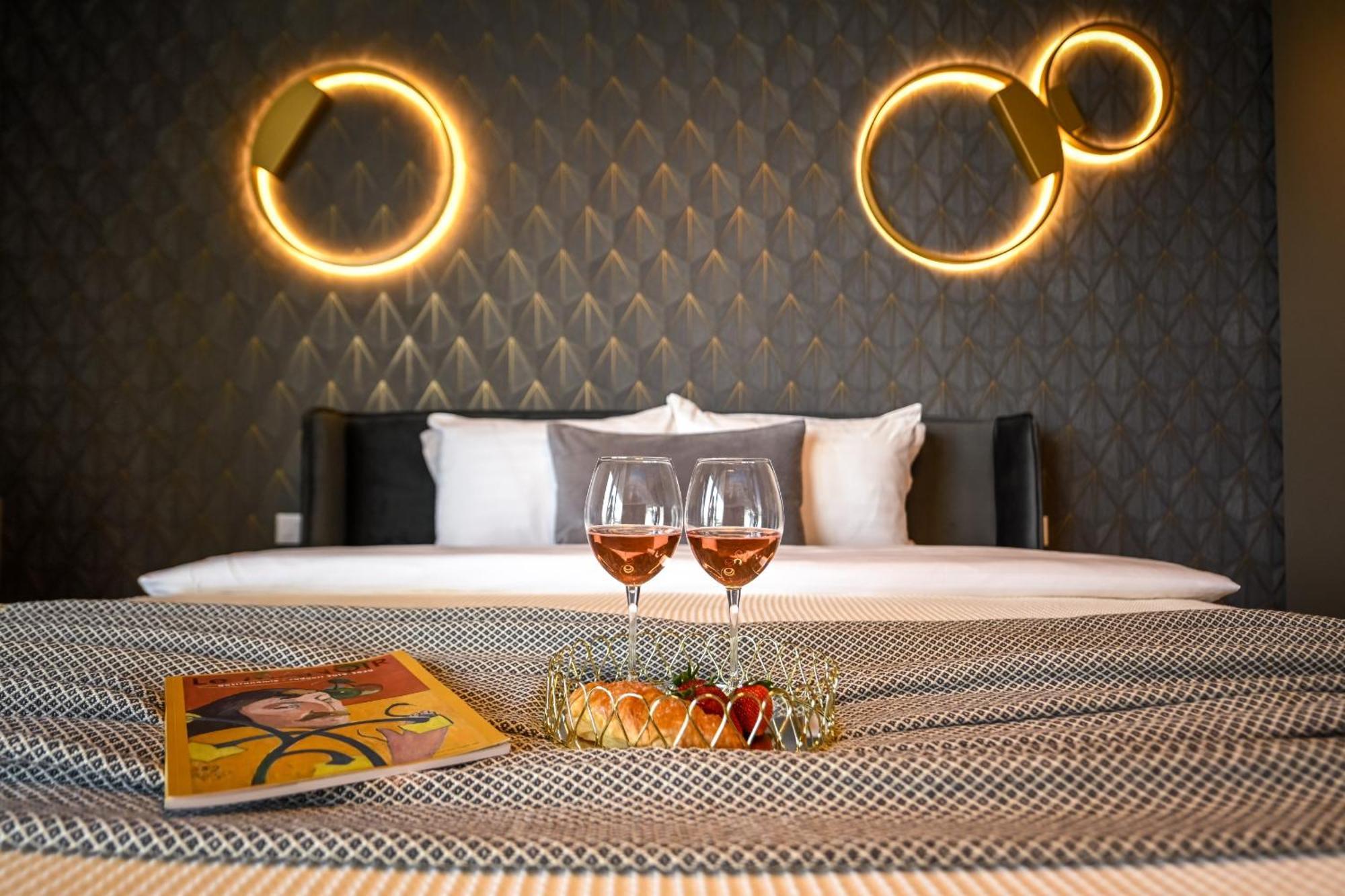 One Verdi Park Exclusive Apartments - Panoramic View & Private Parking Bucureşti Phòng bức ảnh